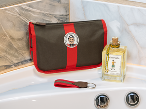 InCorrupto Toiletry Bag