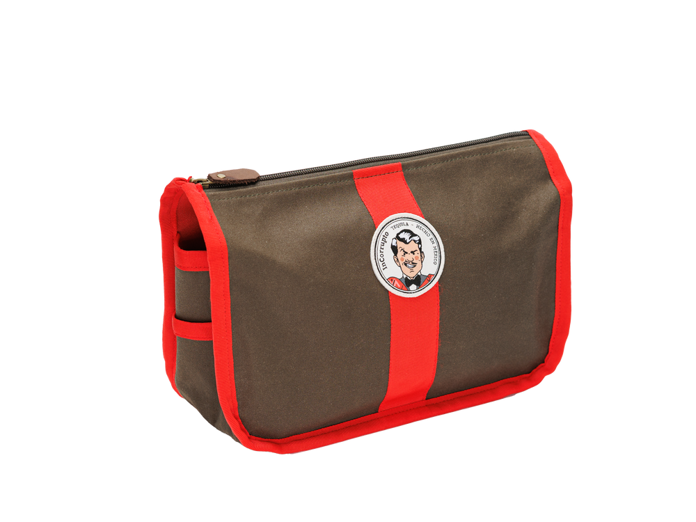 InCorrupto Toiletry Bag